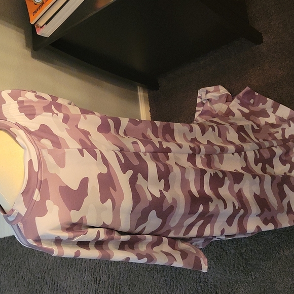 Unique Hi Lo camo top - Picture 6 of 7